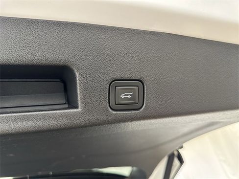 Certified 2025 Buick Enclave Preferred image 27