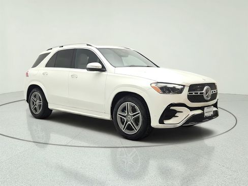 Used 2024 Mercedes-Benz GLE 450 4MATIC image 3