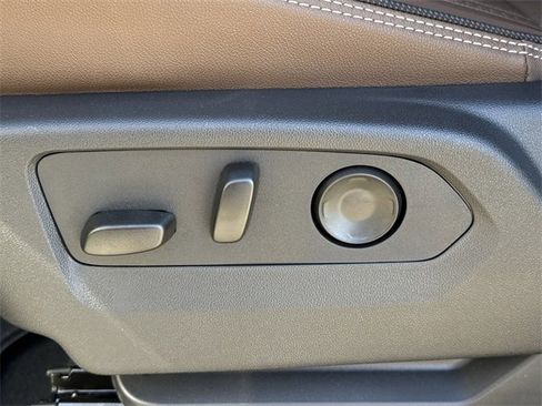 New 2026 Chevrolet Suburban High Country image 25