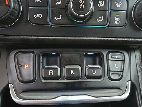 Used 2019 GMC Terrain SLT w/ Preferred Package image 24