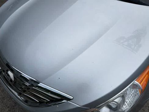 Used 2012 Hyundai Sonata SE w/ Navigation & Sunroof Pkg FWD image 3