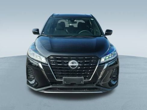 Used 2024 Nissan Kicks SR image 2