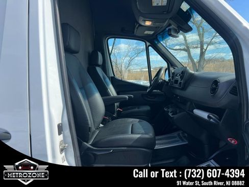 Used 2022 Mercedes-Benz Sprinter 2500 image 18