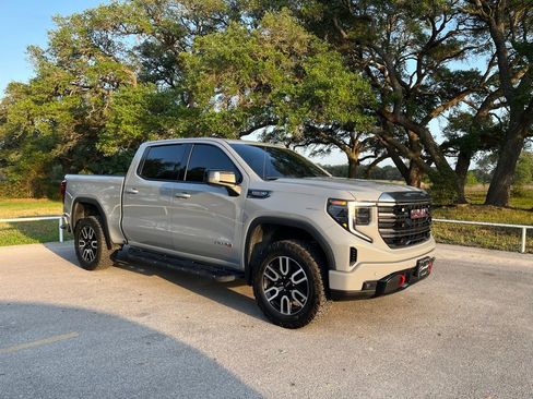 Used 2024 GMC Sierra 1500 AT4 w/ Technology Package AWD/4WD image 3