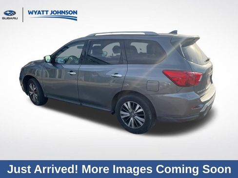 Used 2019 Nissan Pathfinder SV image 8