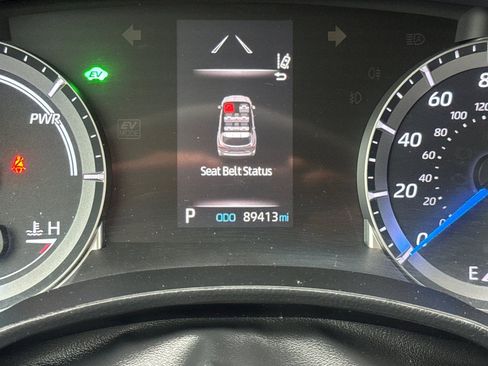 Used 2021 Toyota Highlander LE AWD/4WD image 3
