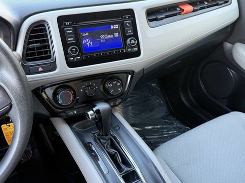 Used 2020 Honda HR-V LX image 29