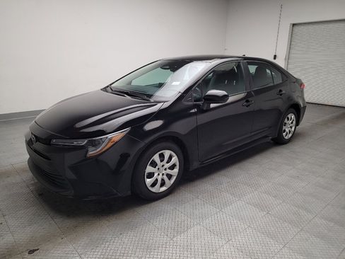Used 2025 Toyota Corolla LE image 2