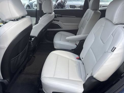 New 2025 Kia Telluride S image 17