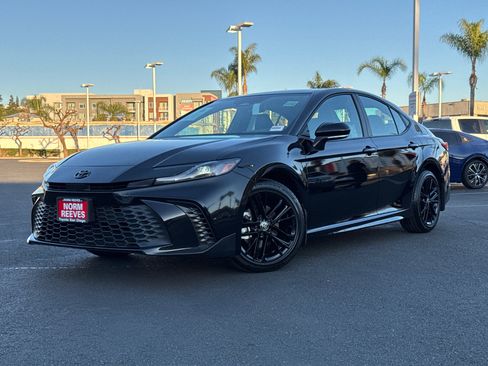 Certified 2026 Toyota Camry SE image 2