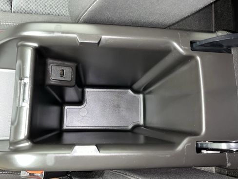 Used 2015 Chevrolet Colorado LT w/ LT Convenience Package AWD/4WD image 22