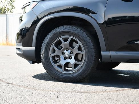Used 2024 Honda Pilot TrailSport image 12