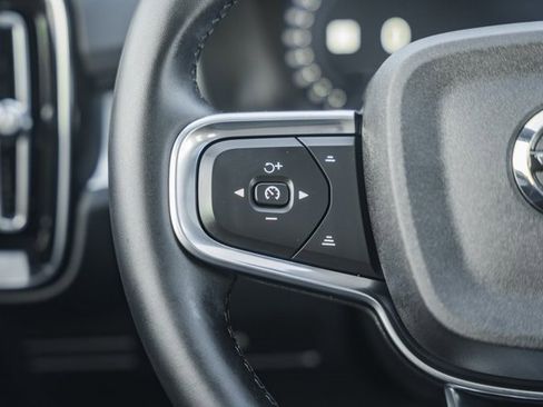 Used 2026 Volvo XC40 B5 Ultra w/ Protection Package Premier image 30