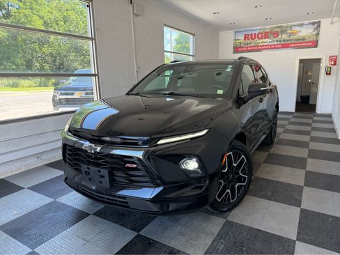 Used 2023 Chevrolet Blazer RS w/ Driver Confidence II Package AWD/4WD image 2