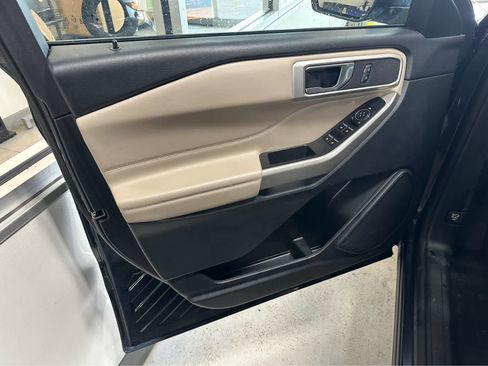 Used 2022 Ford Explorer XLT w/ Equipment Group 202A image 15