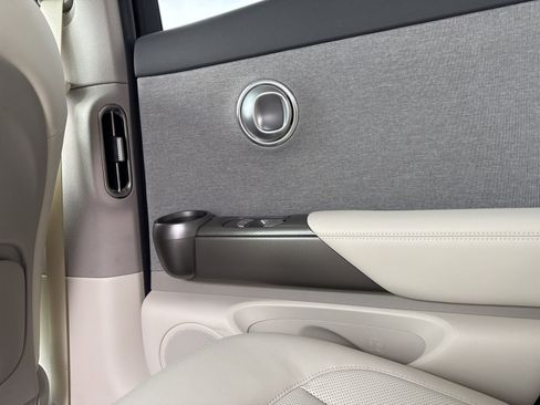 Used 2024 Genesis GV60 RWD image 20