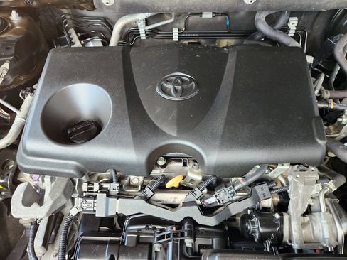 Used 2021 Toyota RAV4 XLE Premium AWD/4WD image 32
