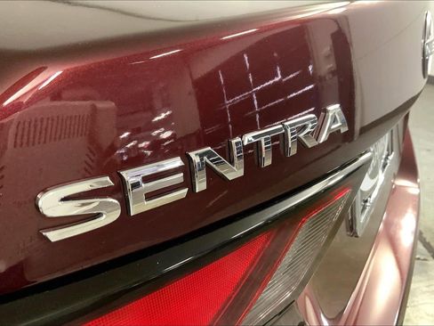 Used 2024 Nissan Sentra SV FWD image 8