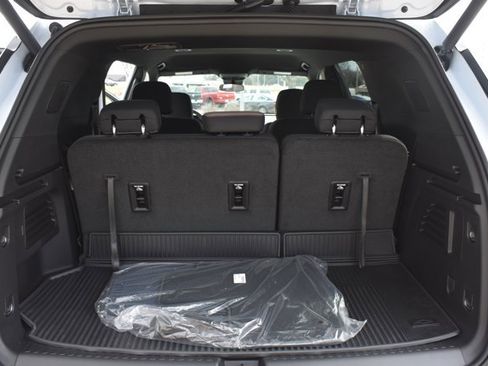 New 2026 Chevrolet Traverse LT w/ LPO, Floor Liner Package image 18