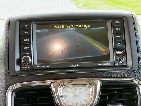 Used 2011 Chrysler Town & Country Touring-L w/ Entertainment Group #2 image 21