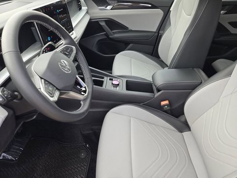 New 2026 Volkswagen Tiguan SE AWD/4WD image 11