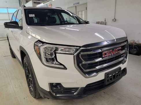 Used 2022 GMC Terrain AT4 w/ Infotainment Package II image 4