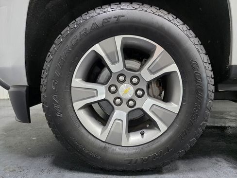 Used 2018 Chevrolet Colorado Z71 w/ LPO, Premium Interior Package AWD/4WD image 5