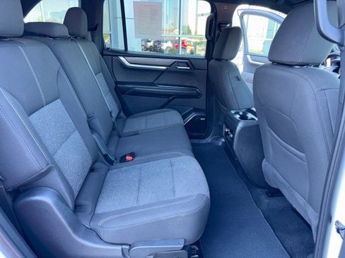 Used 2025 GMC Acadia Elevation FWD image 29