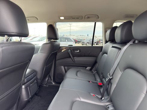 Used 2024 Nissan Armada SV image 32