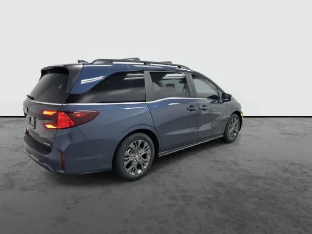 New 2027 Honda Odyssey Touring image 4