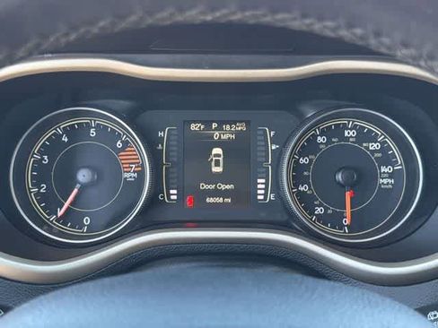 Used 2017 Jeep Cherokee Latitude image 24