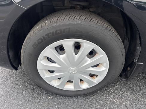 Used 2012 Nissan Versa SV w/ Convenience Pkg FWD image 19
