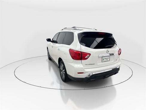 Used 2020 Nissan Pathfinder SV image 6