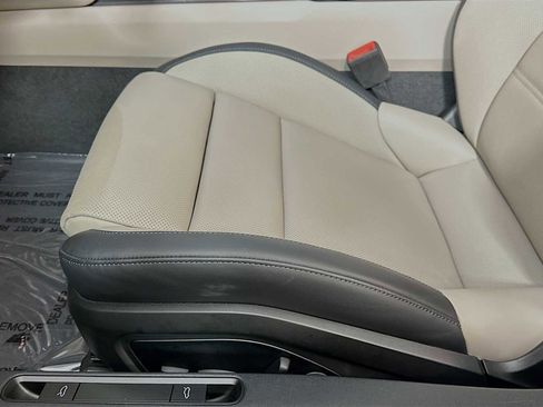 Certified 2025 Porsche 911 Carrera image 12