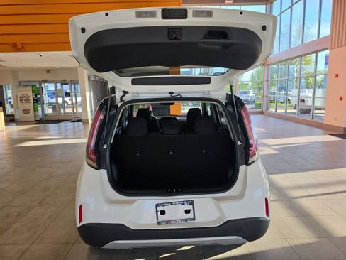 Used 2024 Kia Soul LX w/ Option Group 015 FWD image 31
