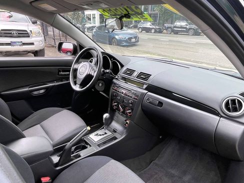 Used 2008 MAZDA MAZDA3 i Touring Value FWD image 19