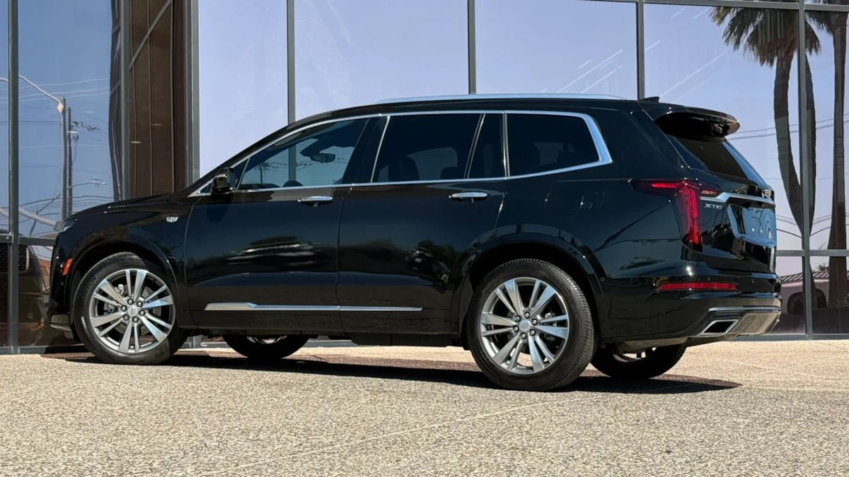 Used 2020 Cadillac XT6 Premium Luxury FWD image 6