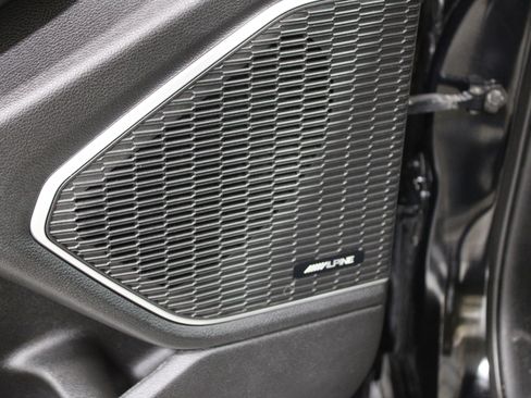 Used 2023 Jeep Grand Cherokee Limited w/ Black Appearance Package image 7