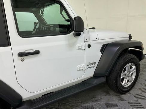 Used 2020 Jeep Wrangler Sport image 7