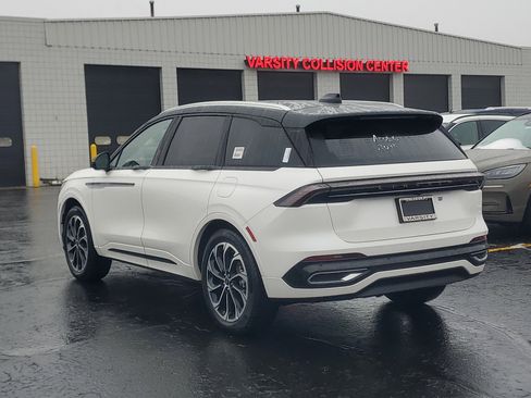 New 2026 Lincoln Nautilus Reserve image 3