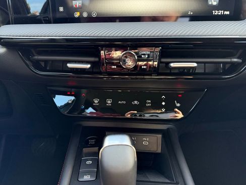 New 2026 Nissan Kicks SR w/ Cold Weather Package image 36