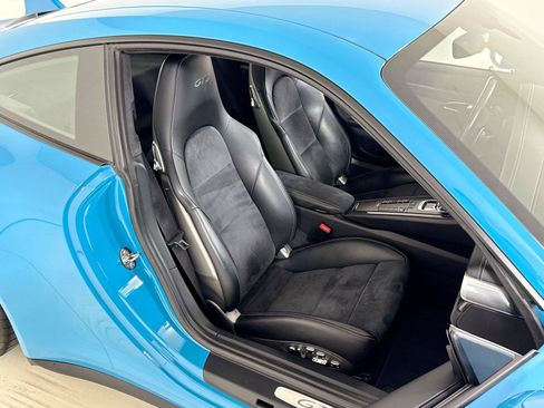 Used 2018 Porsche 911 GT3 w/ Sport Chrono Package RWD image 26