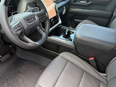 New 2026 GMC Yukon XL Elevation w/ Elevation Premium Package image 8