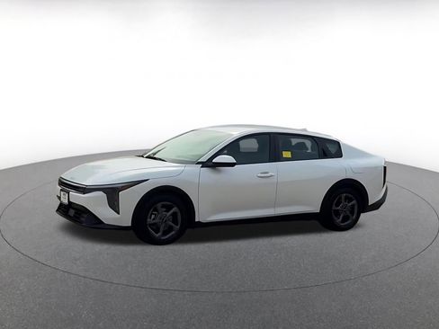 Used 2025 Kia K4 LXS image 12