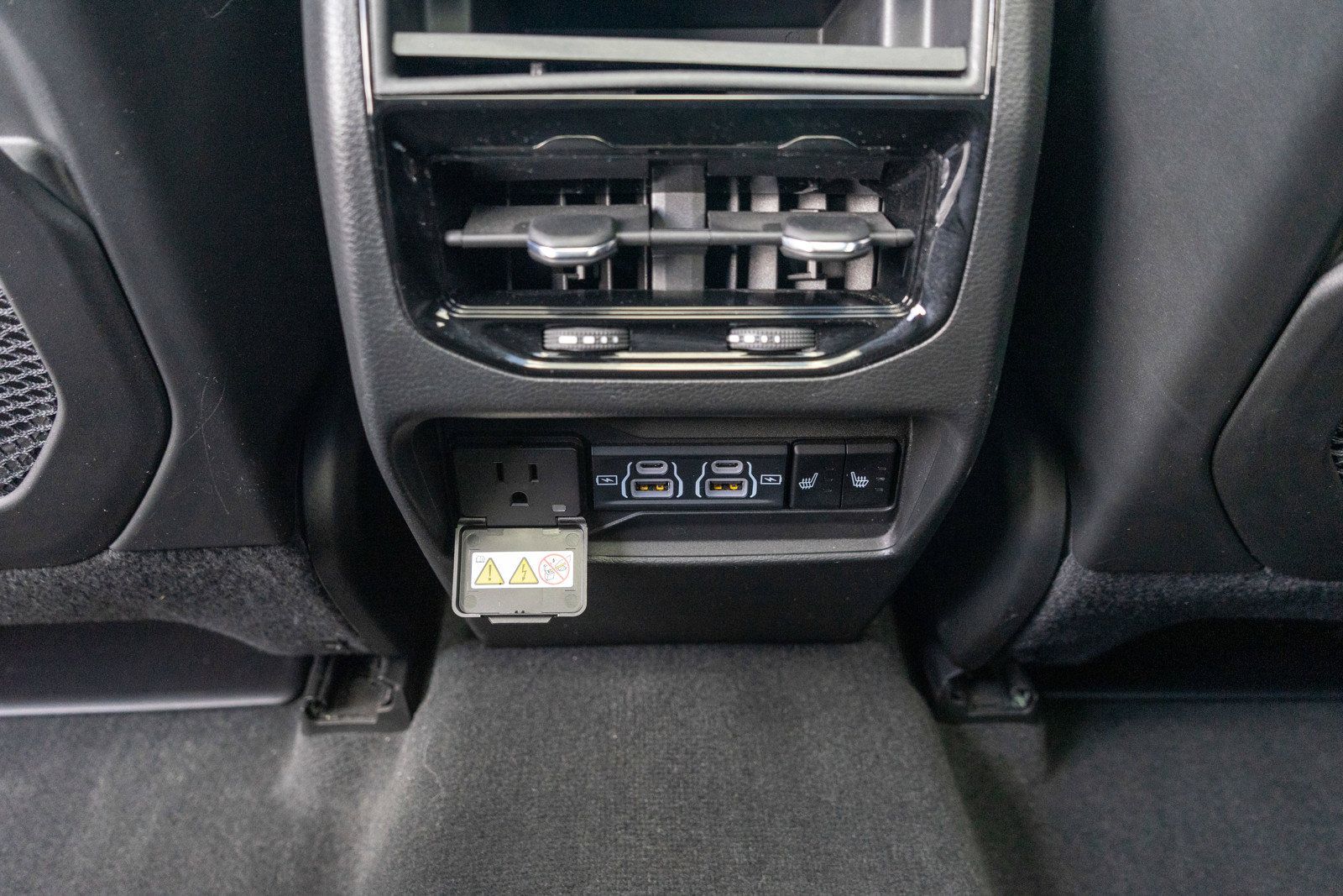 Used 2023 Jeep Grand Cherokee Limited AWD/4WD image 32