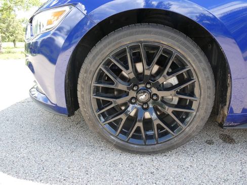 Used 2015 Ford Mustang Coupe RWD image 30