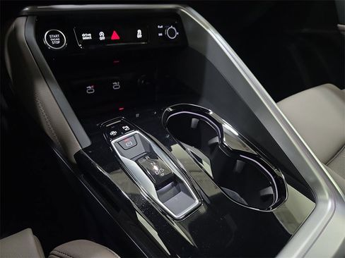 New 2025 Audi Q5 Prestige image 25