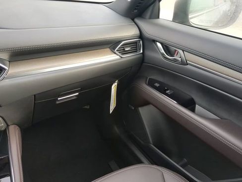 New 2025 MAZDA CX-5 Signature image 16