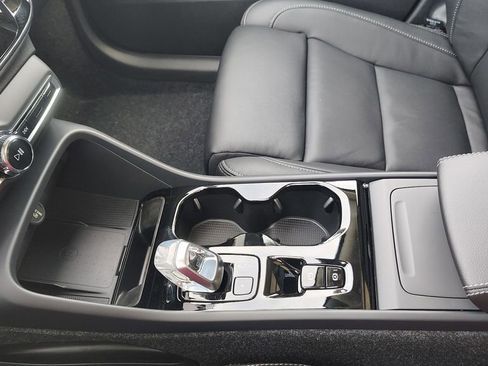 New 2026 Volvo XC40 B5 Plus w/ Protection Package Premier image 21