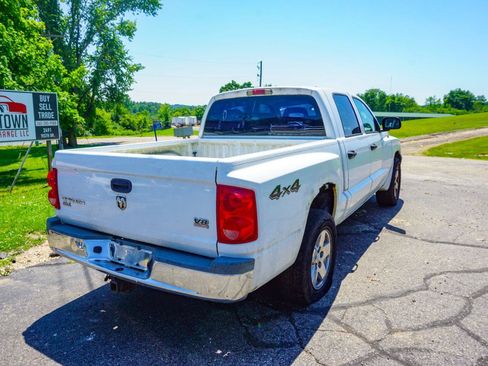 Used 2005 Dodge Dakota SLT AWD/4WD image 2